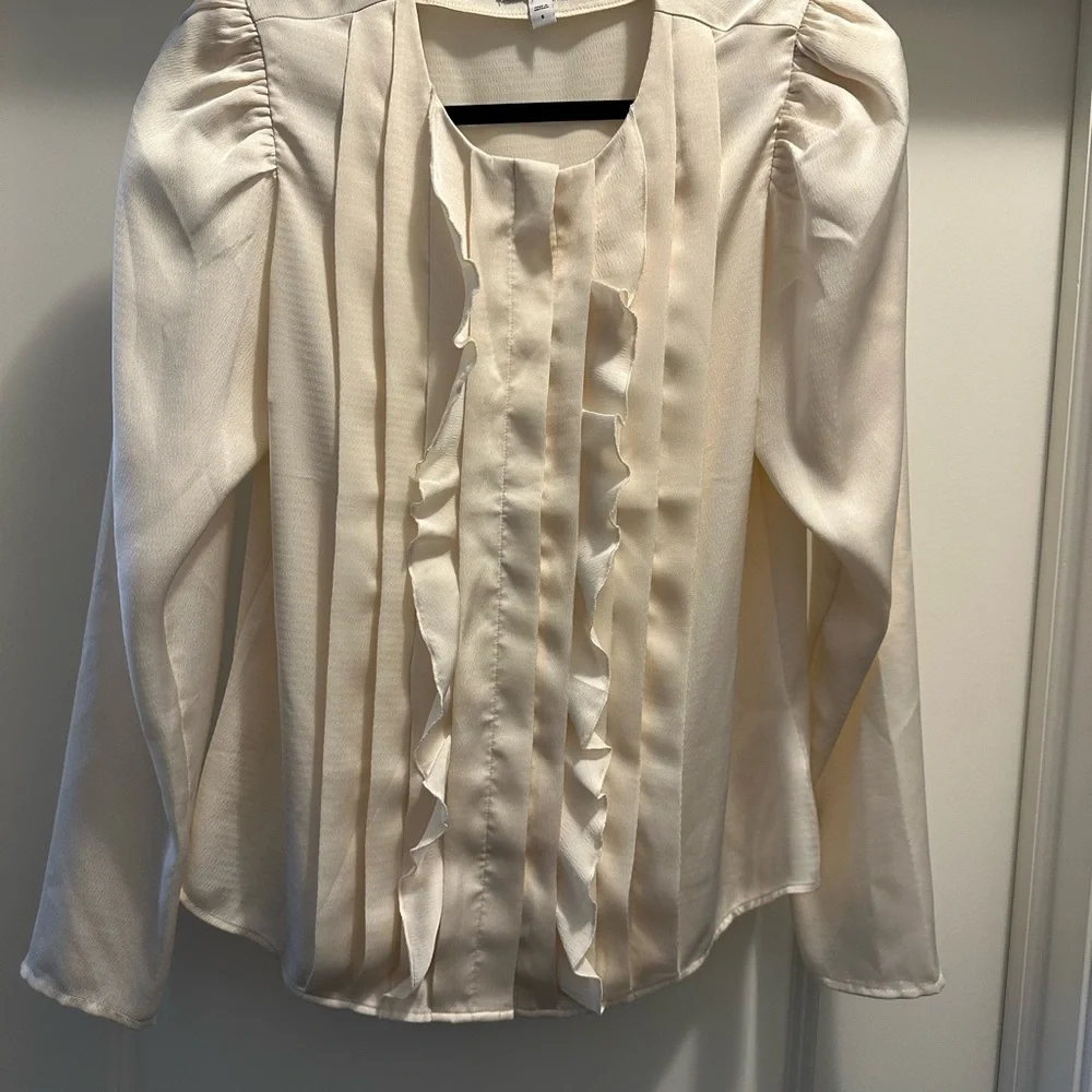 Express Cream Ruffle Blouse - Picture 2 of 6